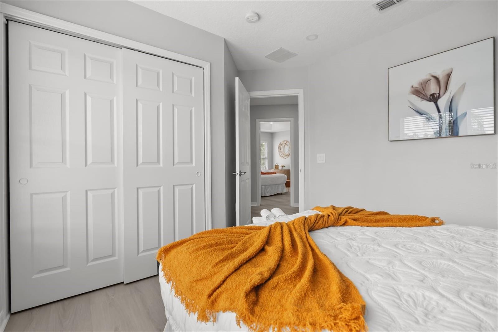 Image 33 of 51 For 117 Forest View Court