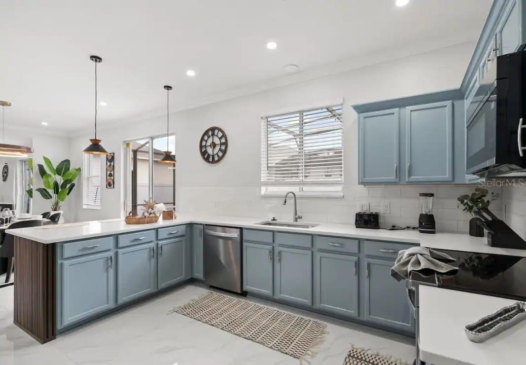 Image 4 of 51 For 117 Forest View Court