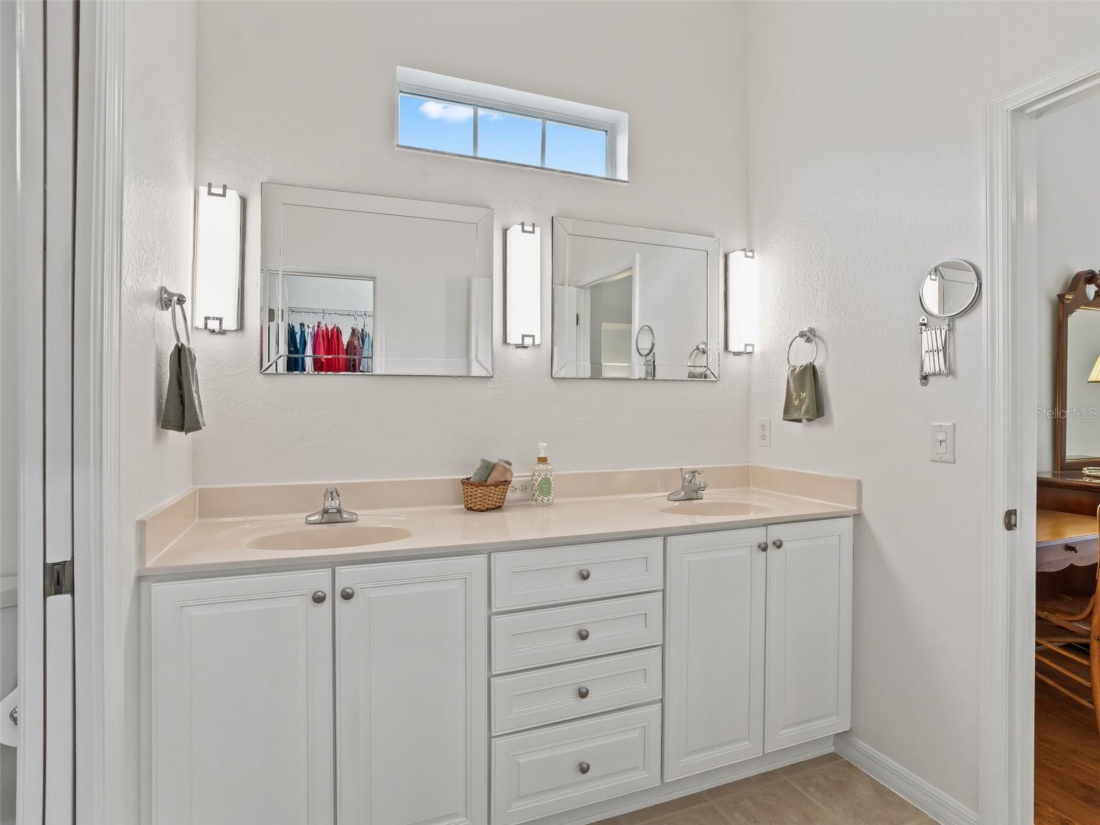 Image 37 of 81 For 17572 121st Circle