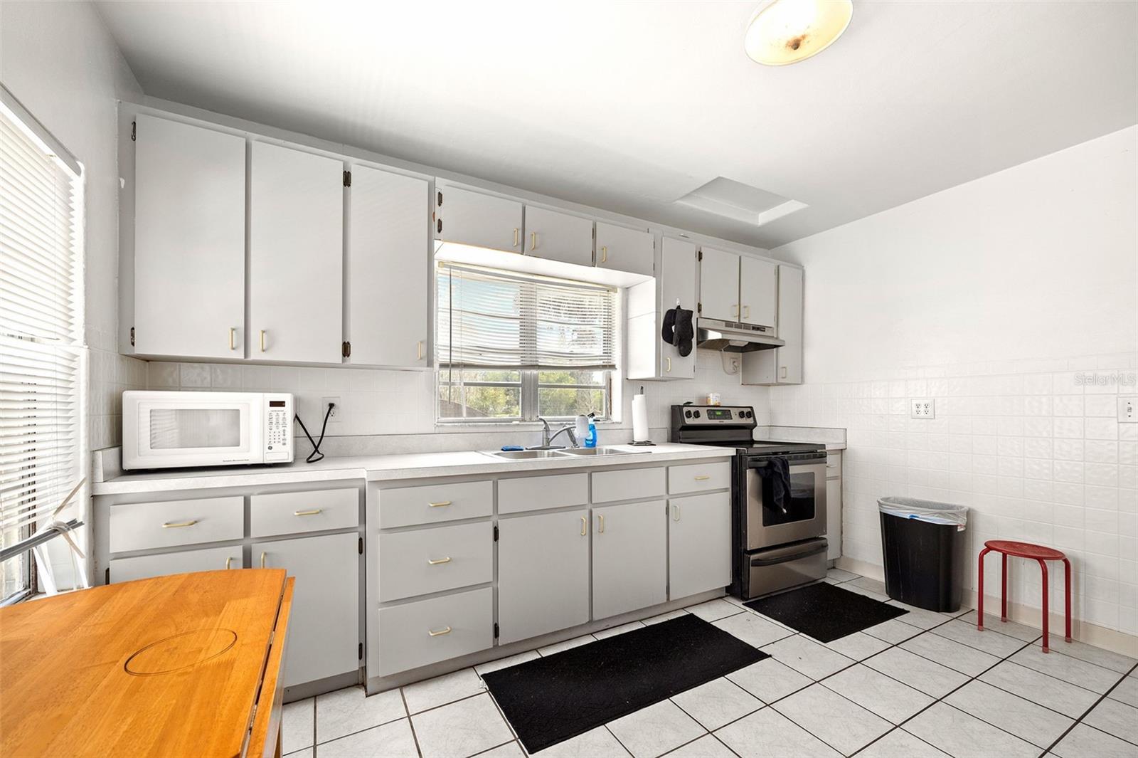 Image 10 of 31 For 750 Kentucky Avenue