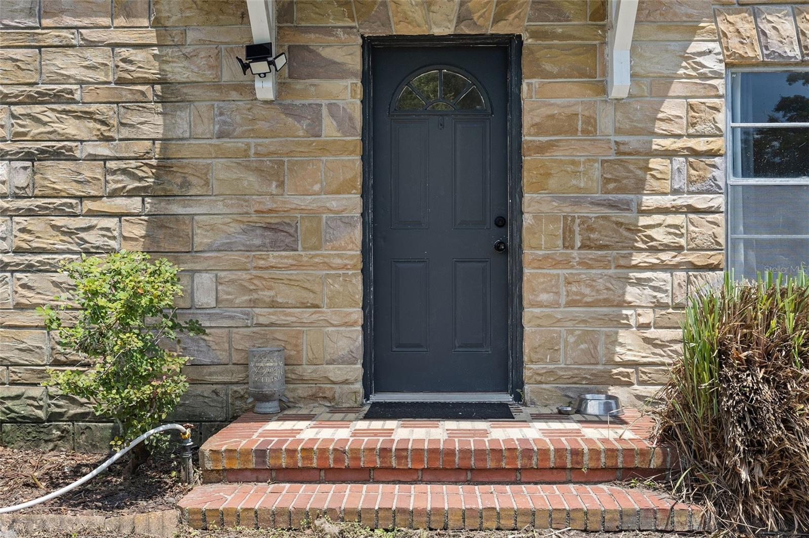 Image 2 of 31 For 750 Kentucky Avenue