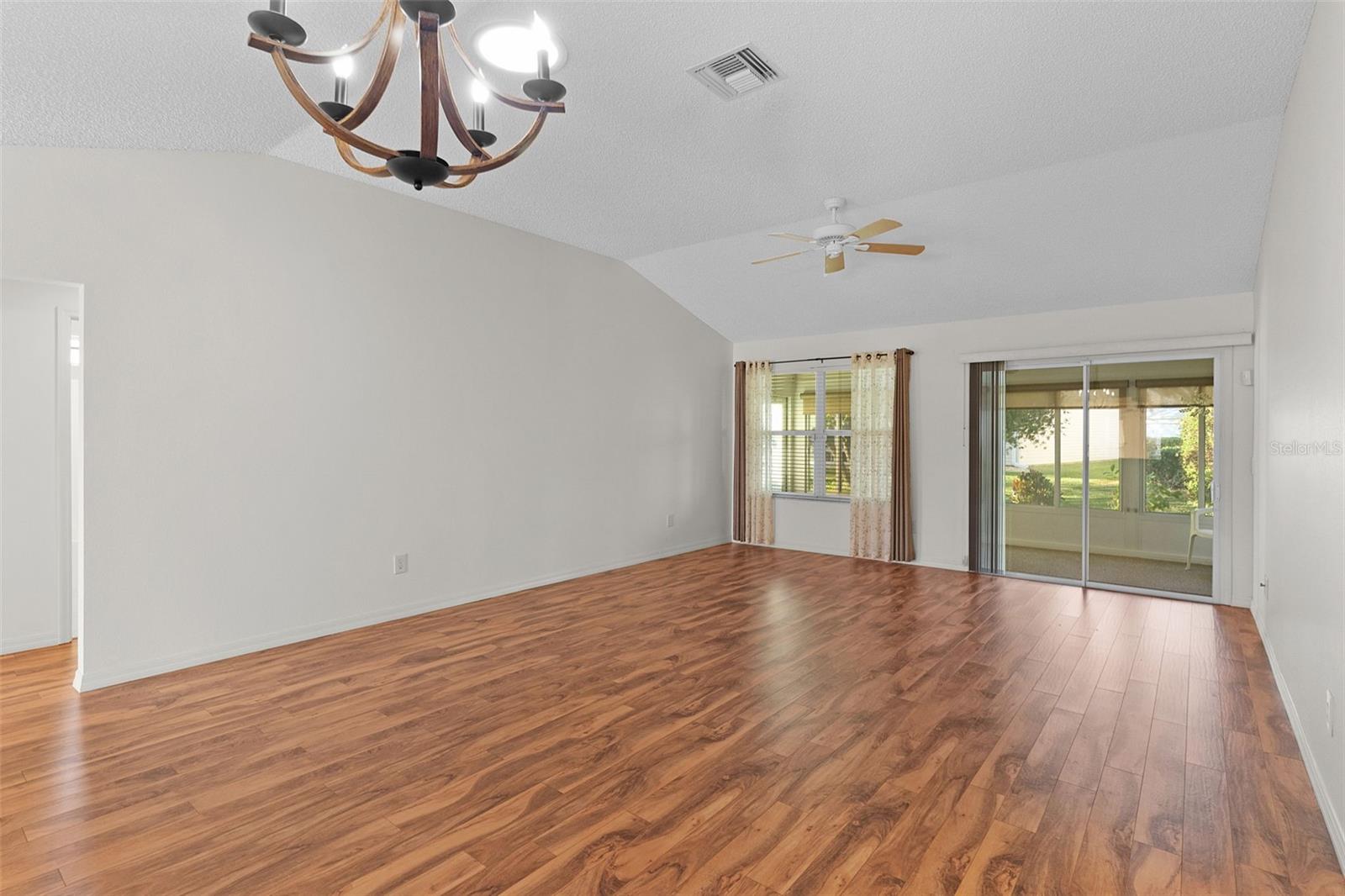 Image 11 of 50 For 3065 Glenwood Place