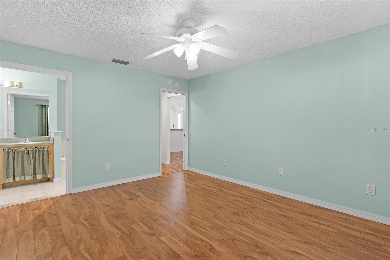 Image 22 of 50 For 3065 Glenwood Place