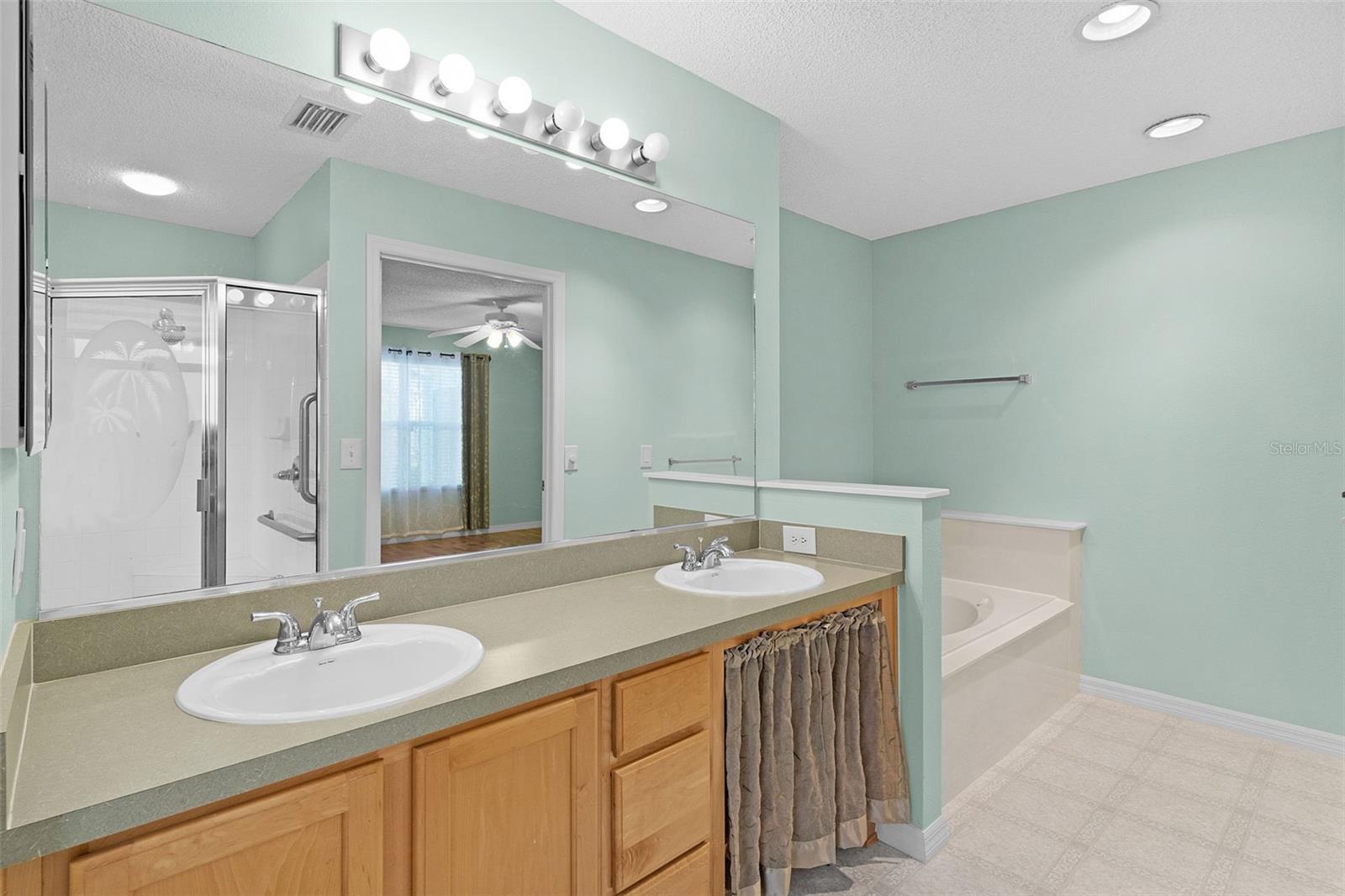 Image 24 of 50 For 3065 Glenwood Place