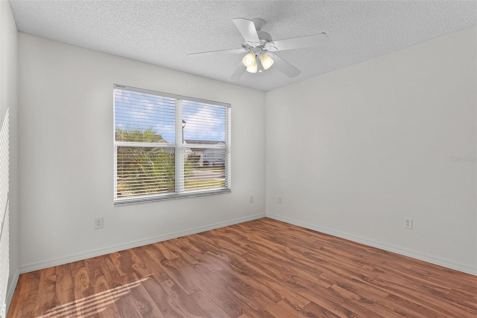 Image 27 of 50 For 3065 Glenwood Place