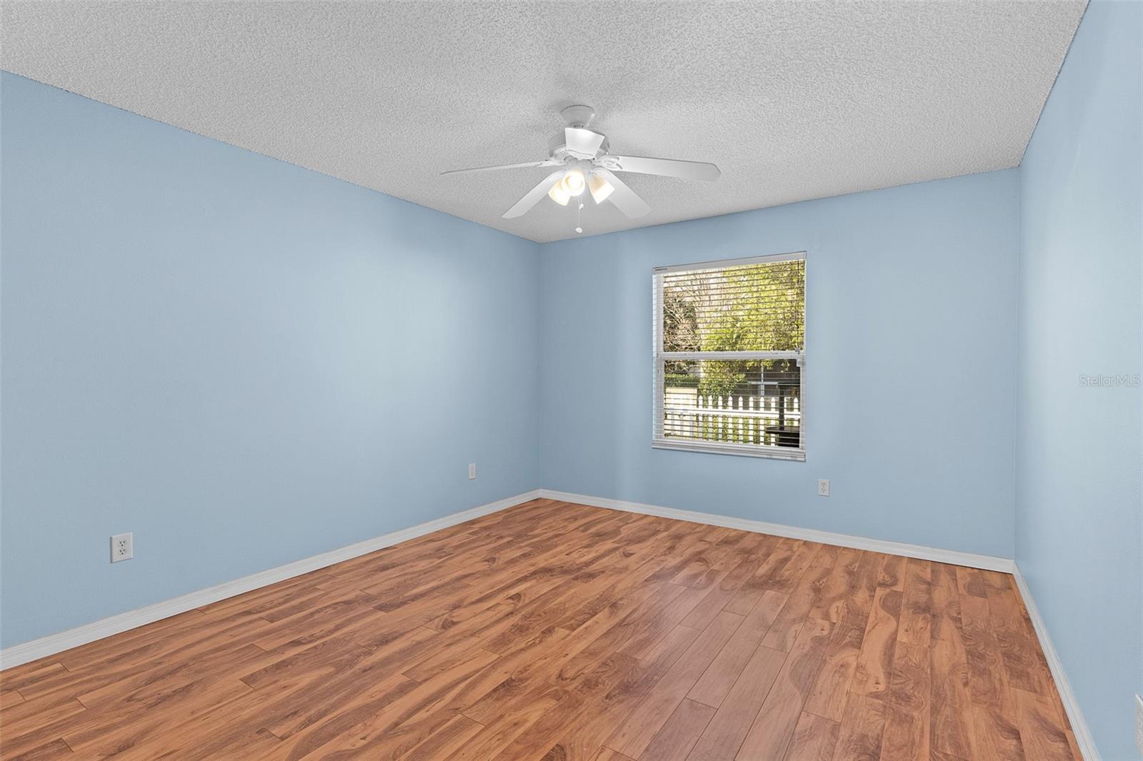 Image 31 of 50 For 3065 Glenwood Place