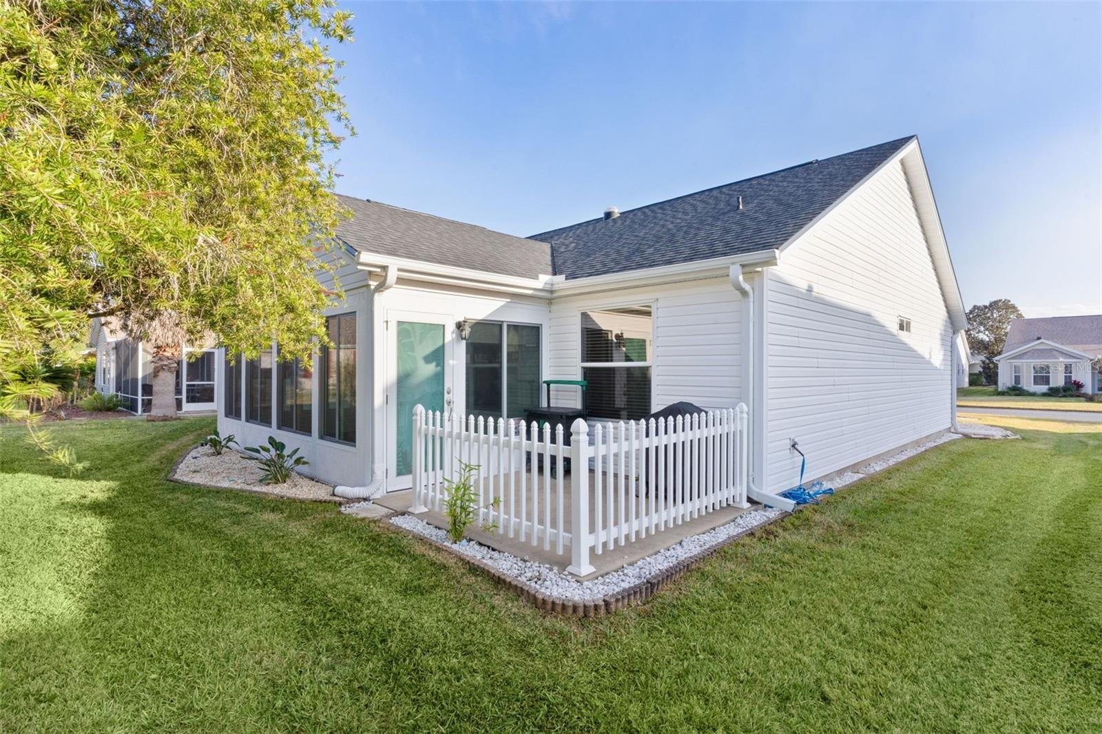 Image 38 of 50 For 3065 Glenwood Place