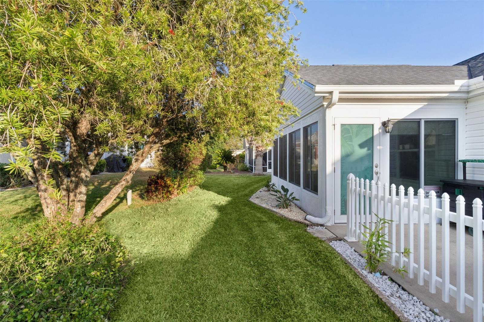 Image 39 of 50 For 3065 Glenwood Place