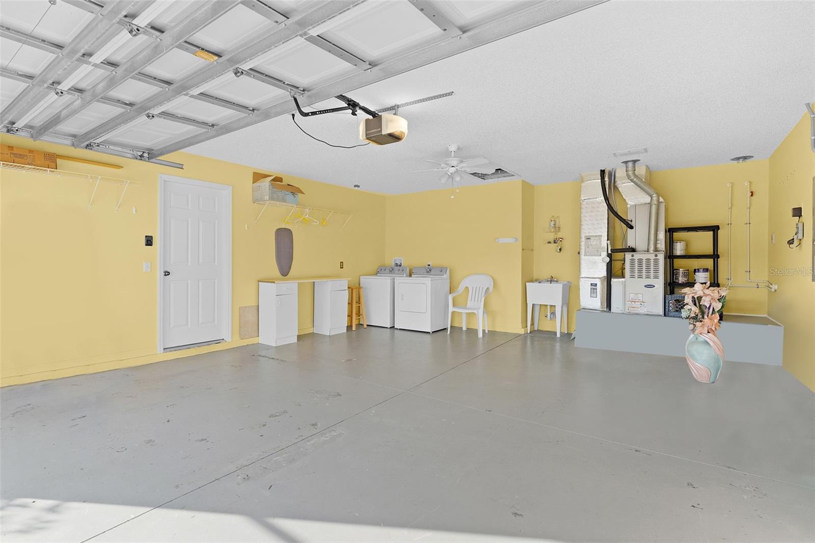 Image 42 of 50 For 3065 Glenwood Place