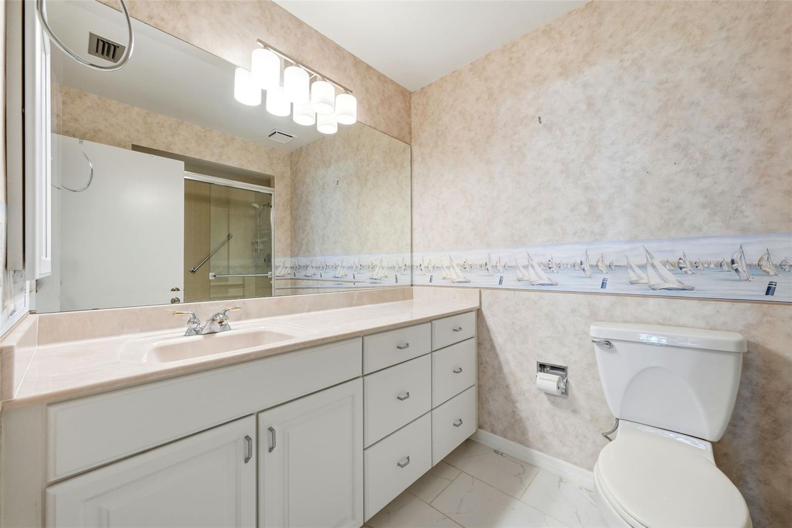 Image 29 of 53 For 1111 Lakeshore Drive C4