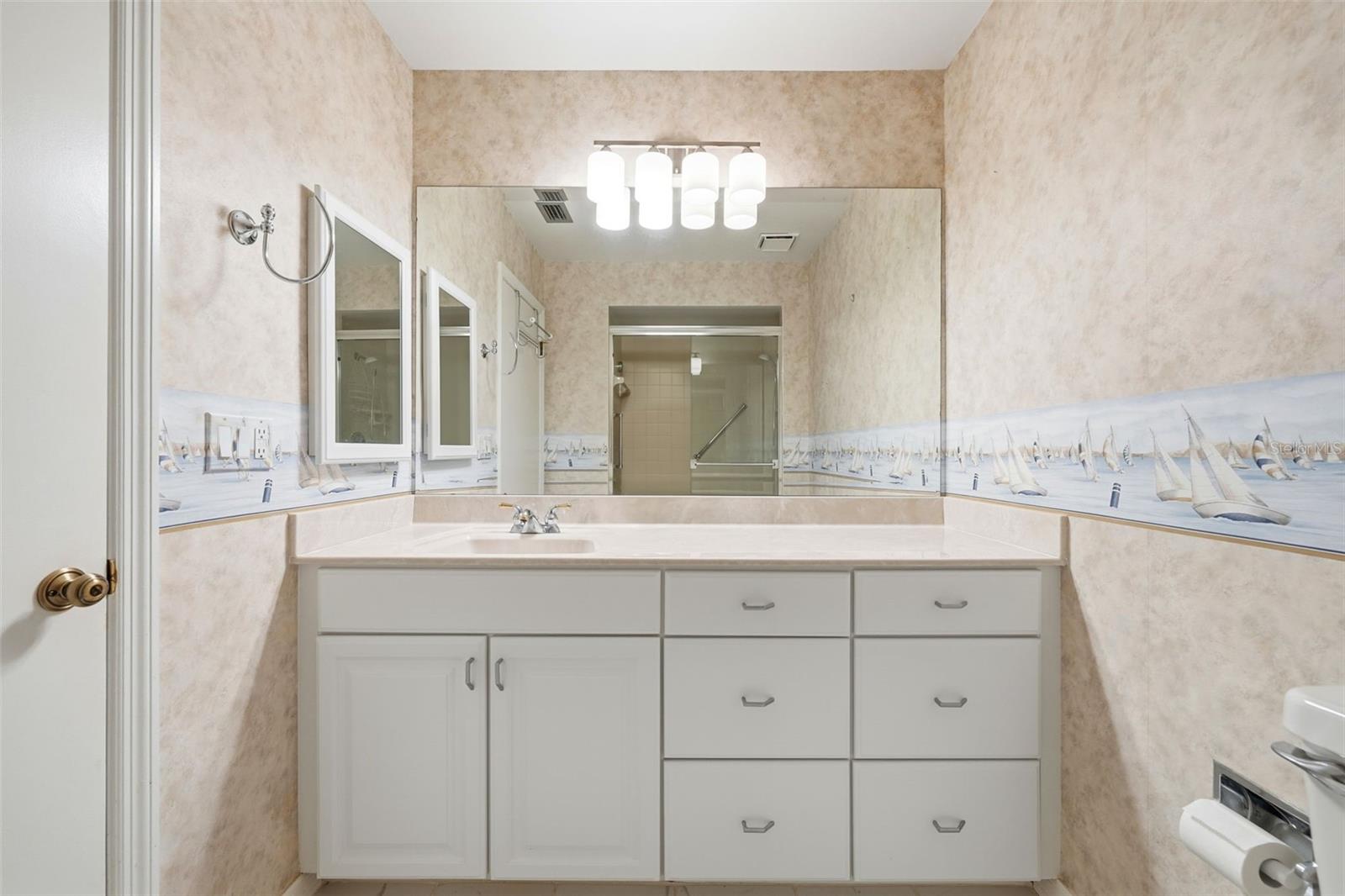 Image 30 of 53 For 1111 Lakeshore Drive C4