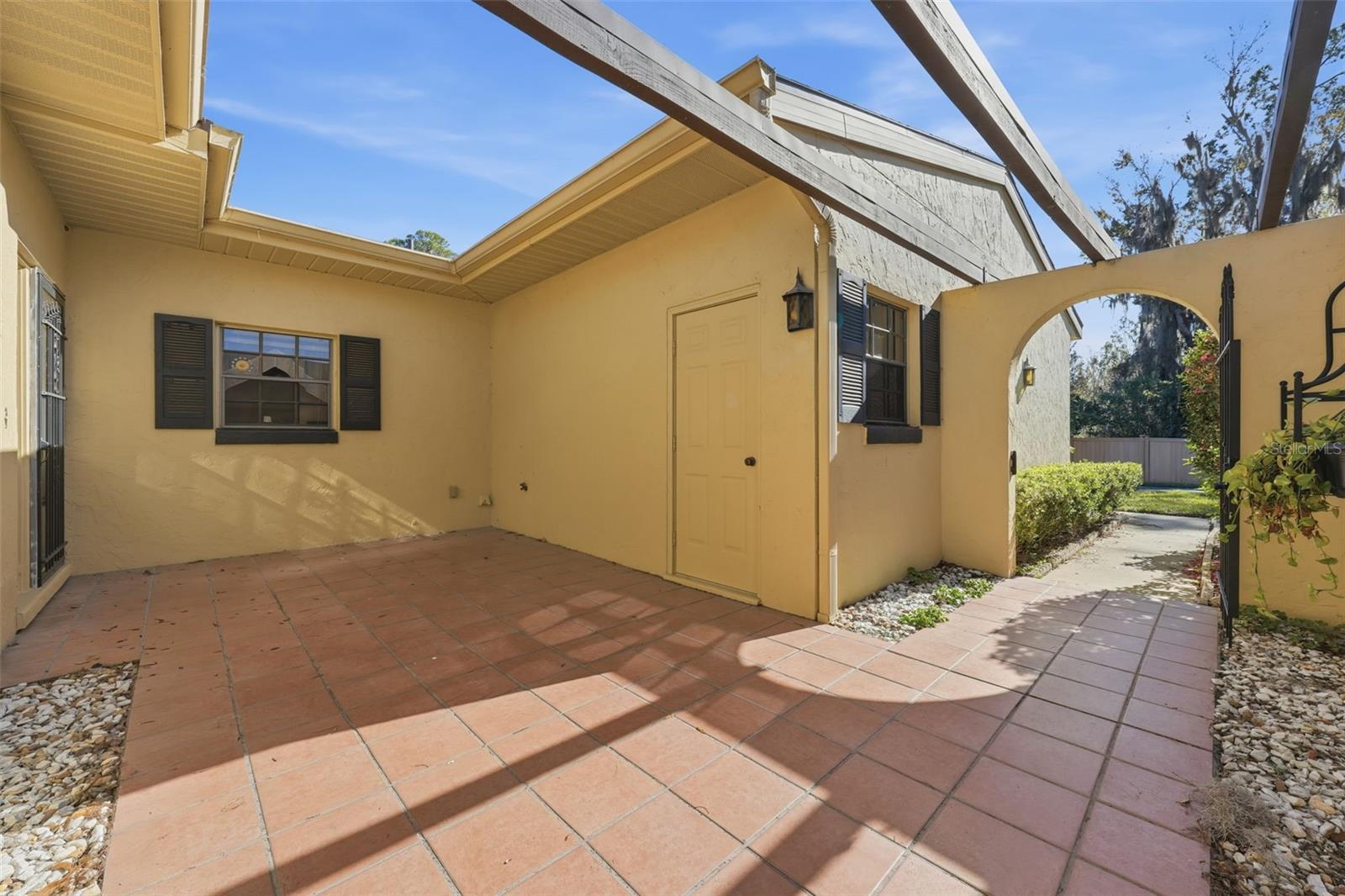 Image 5 of 53 For 1111 Lakeshore Drive C4