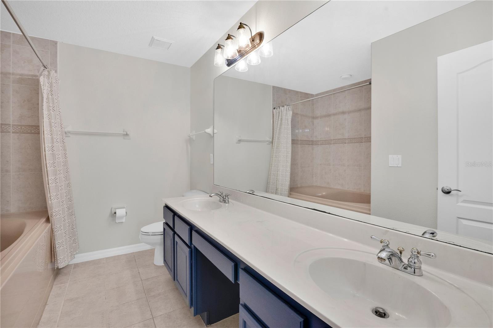 Image 12 of 40 For 17318 Promenade Drive 19-6