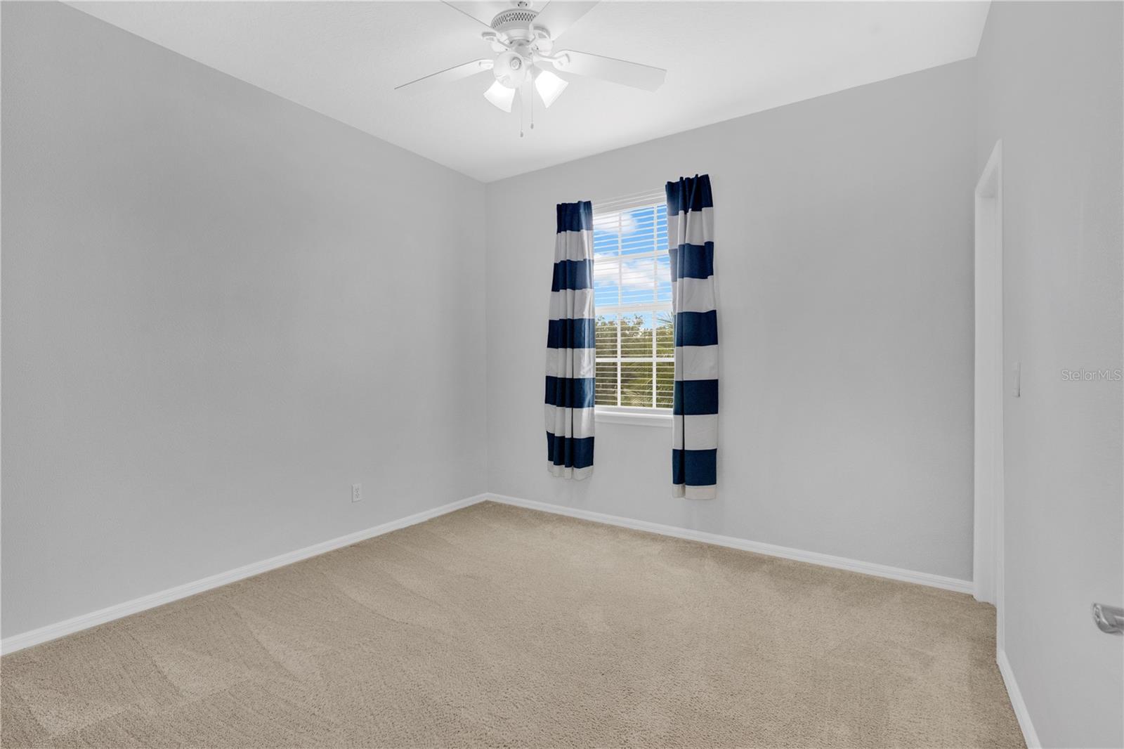 Image 13 of 40 For 17318 Promenade Drive 19-6