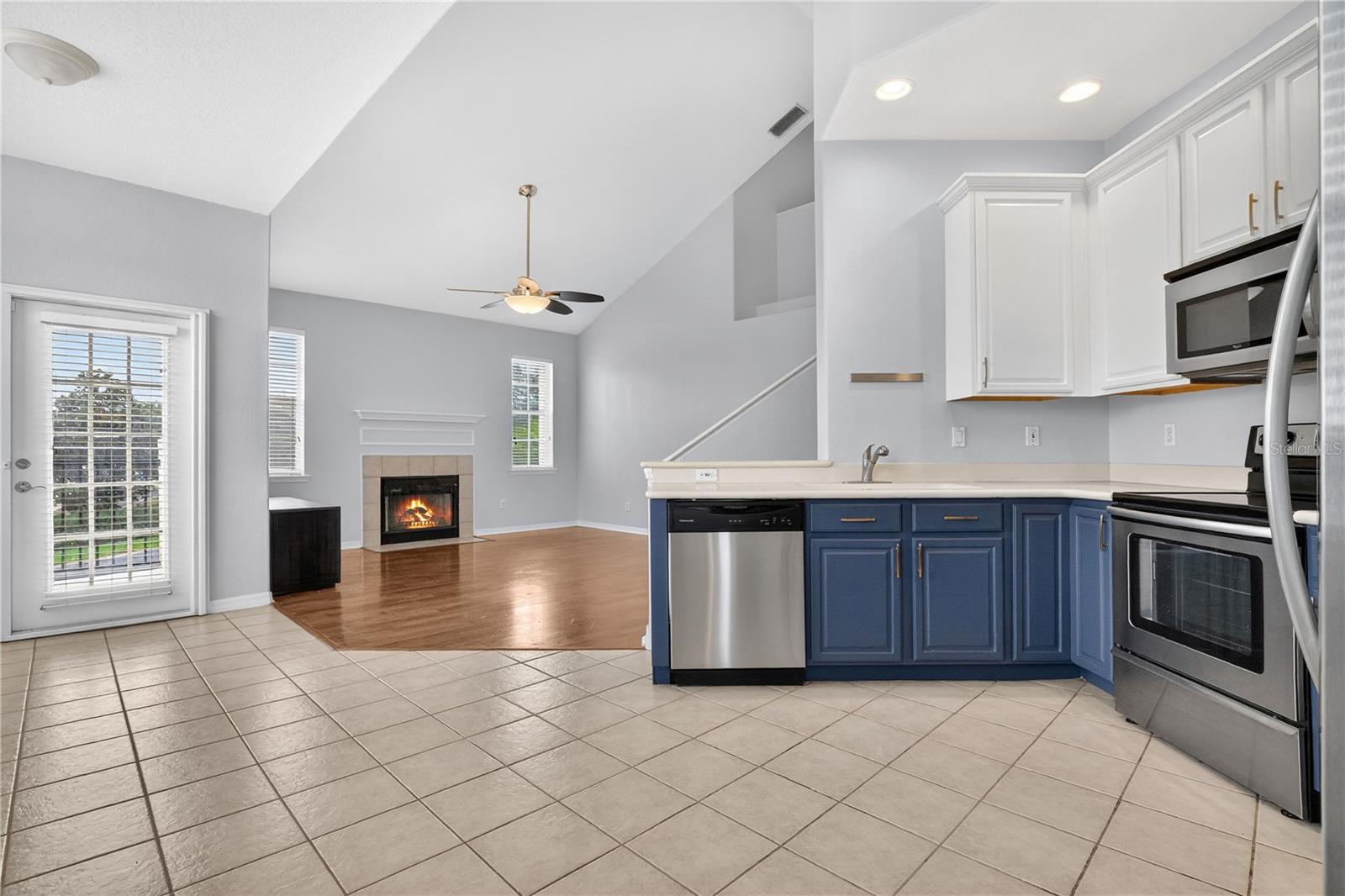 Image 9 of 40 For 17318 Promenade Drive 19-6