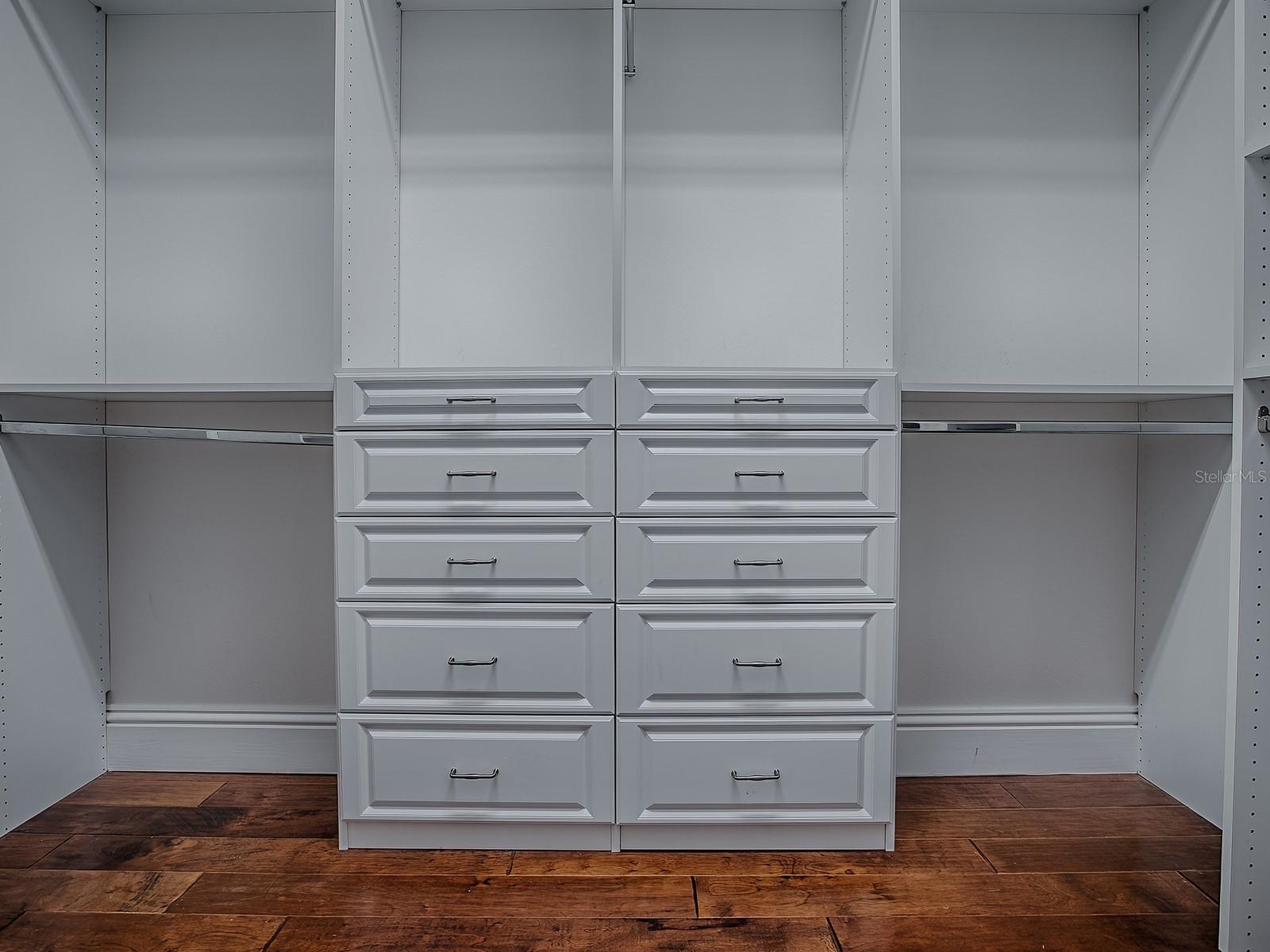 Image 31 of 96 For 5517 Meadow Hill Loop