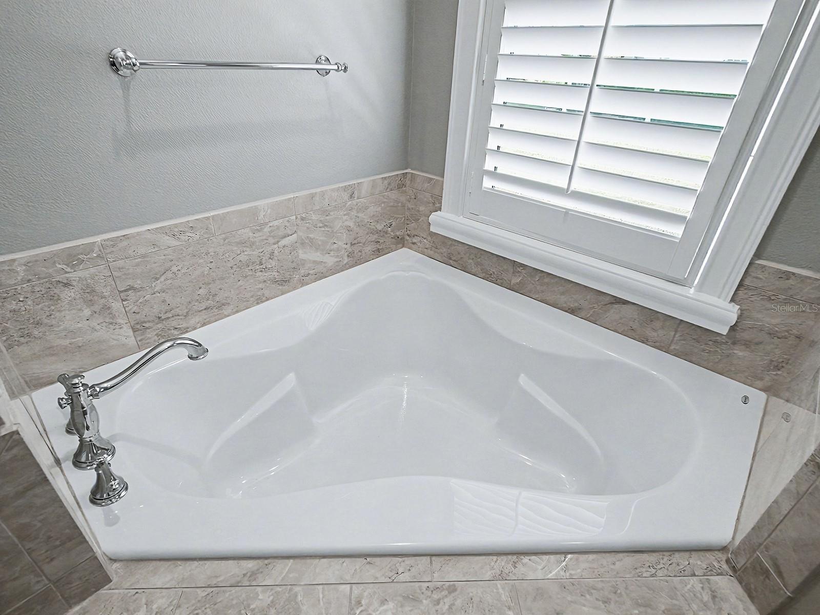 Image 37 of 96 For 5517 Meadow Hill Loop