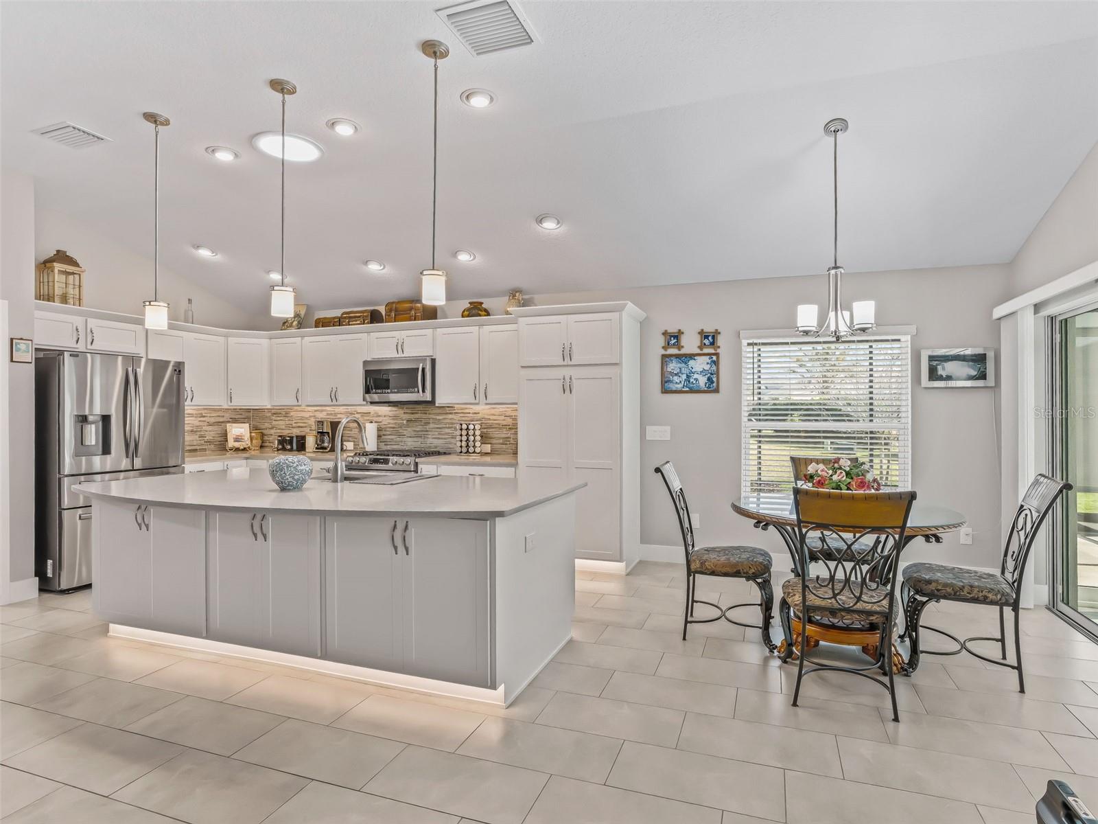 Image 17 of 68 For 5885 Flint Loop