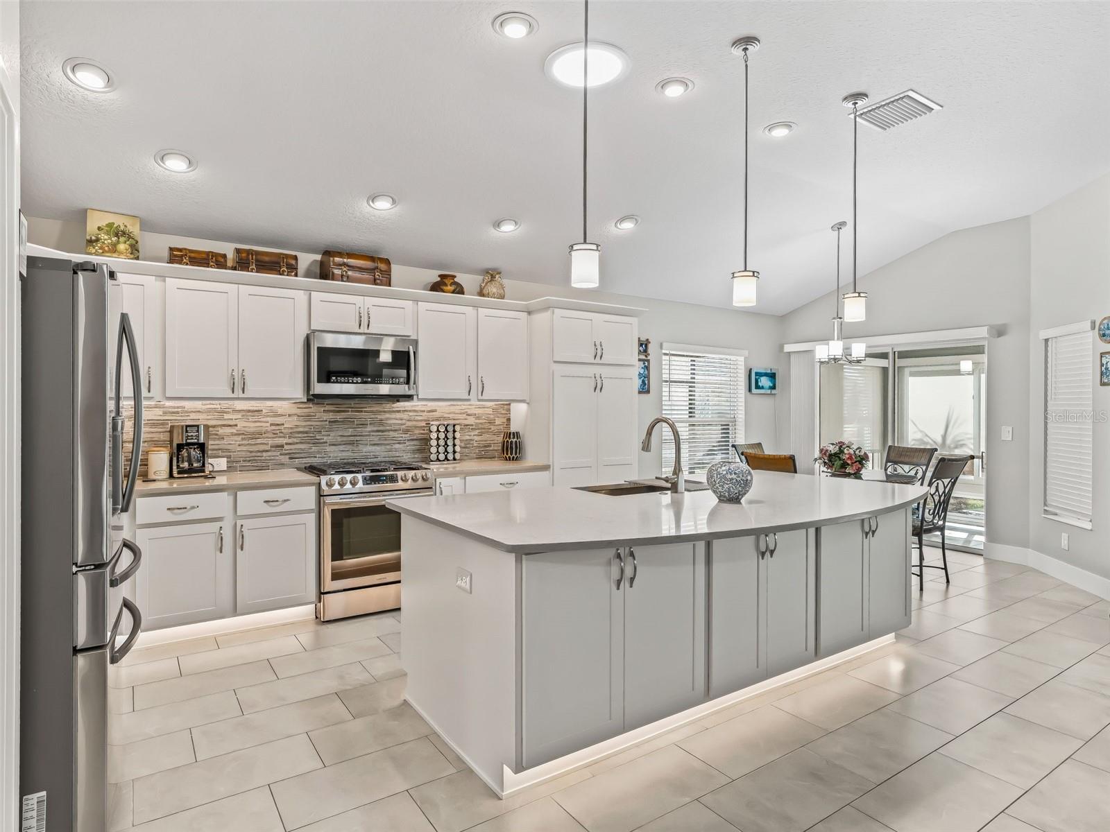 Image 22 of 68 For 5885 Flint Loop