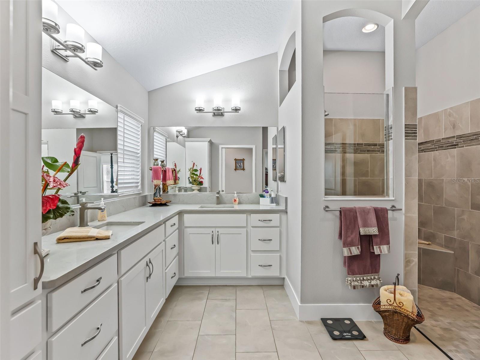 Image 33 of 68 For 5885 Flint Loop