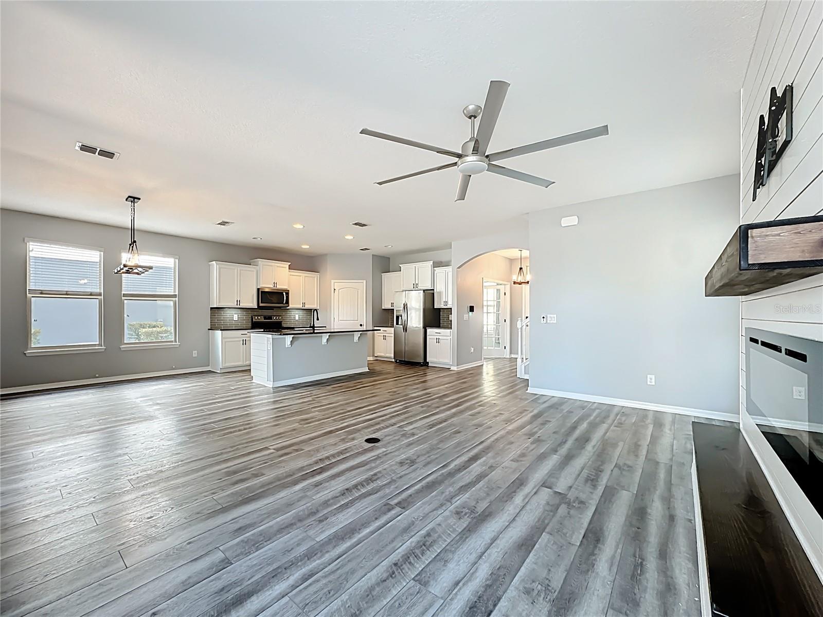 Image 5 of 54 For 16330 Brisk Breeze Alley