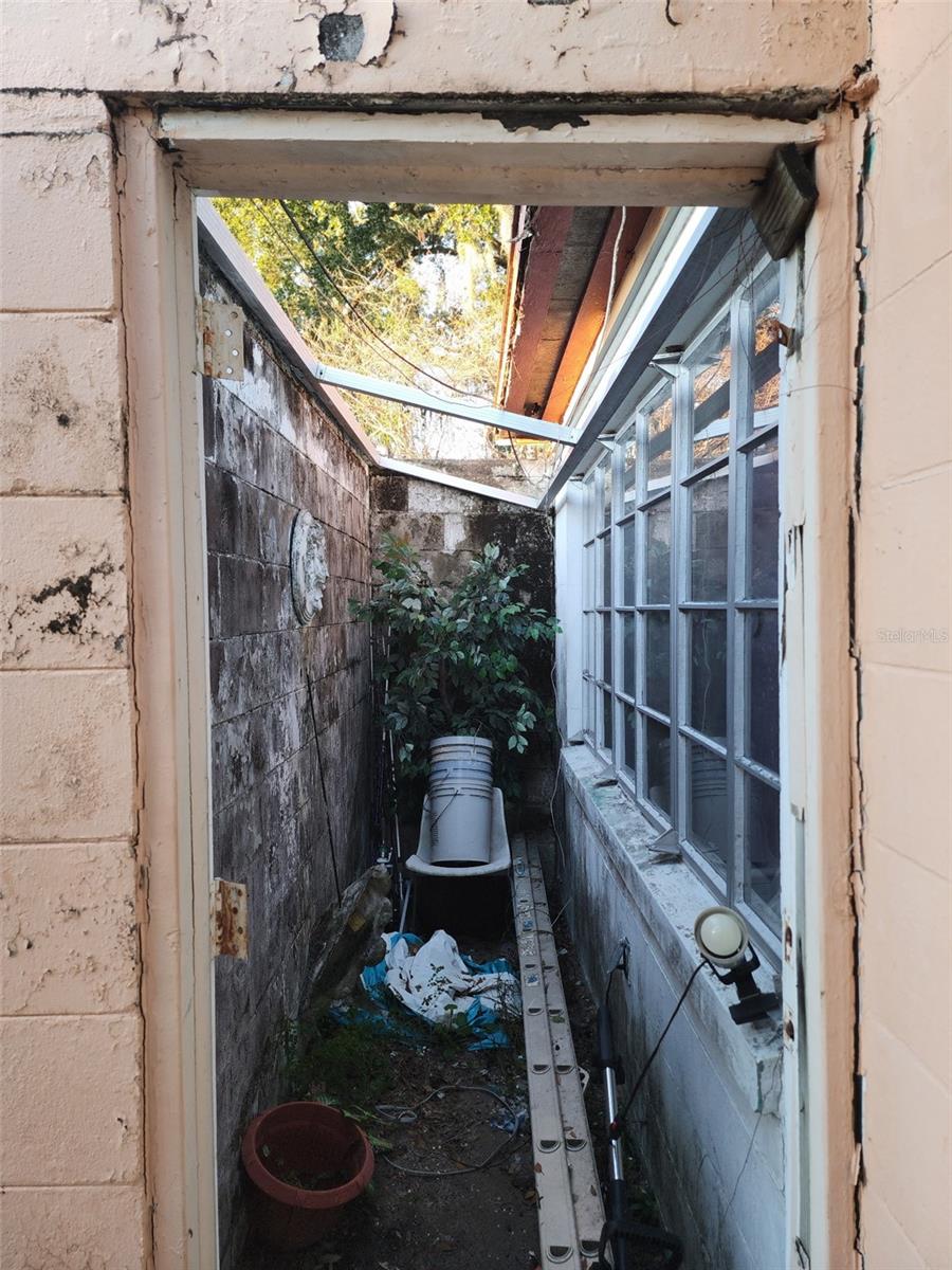 Image 13 of 25 For 709 Alton Avenue