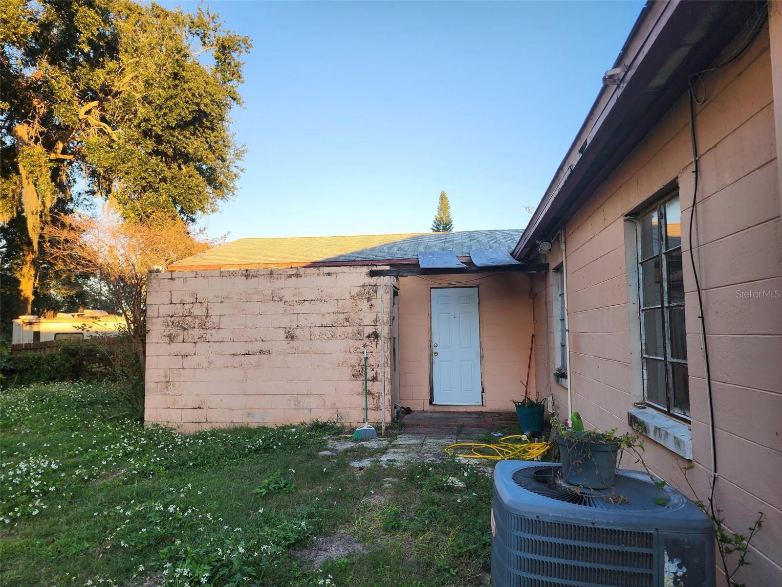 Image 16 of 25 For 709 Alton Avenue