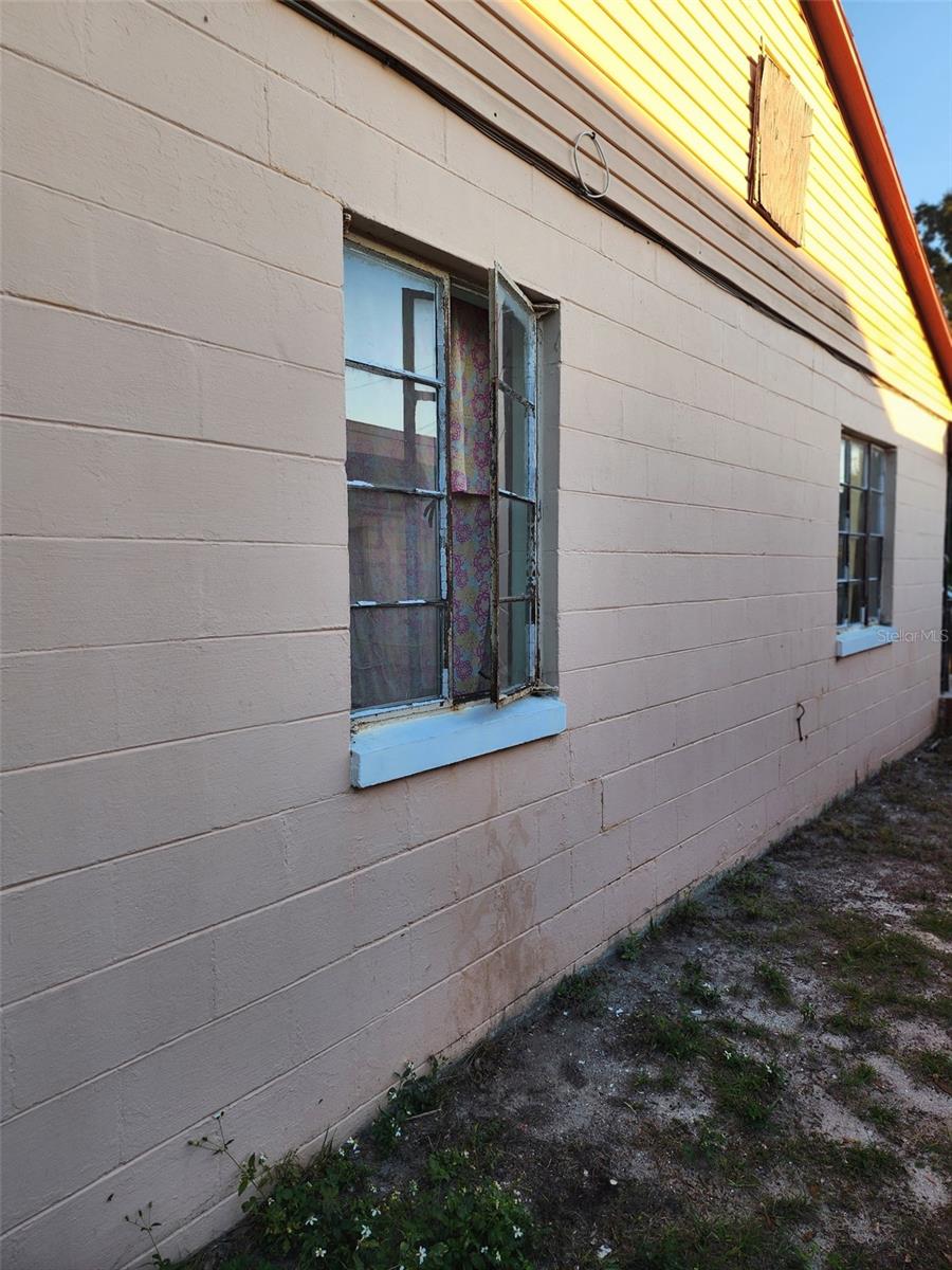 Image 17 of 25 For 709 Alton Avenue