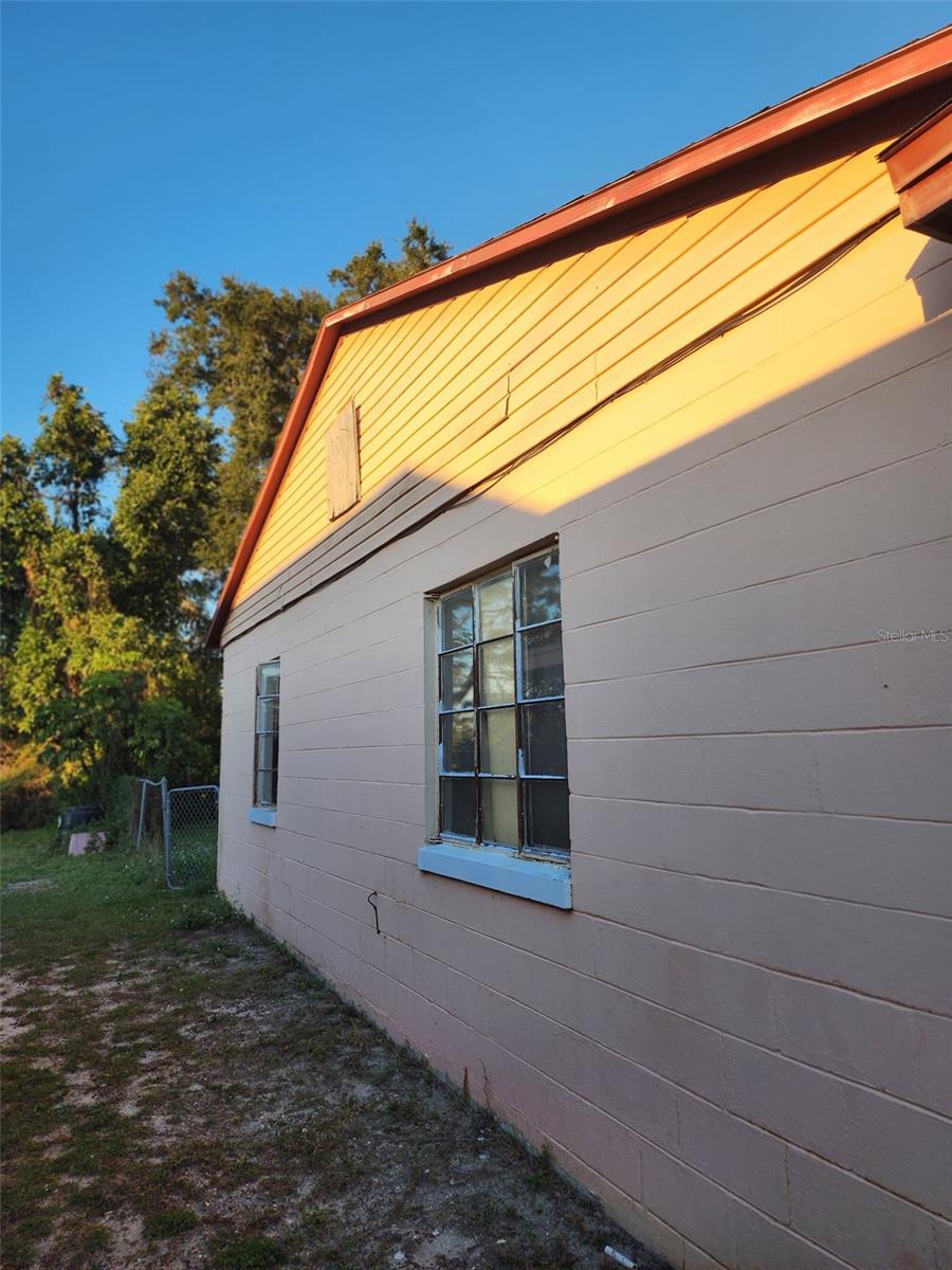 Image 19 of 25 For 709 Alton Avenue