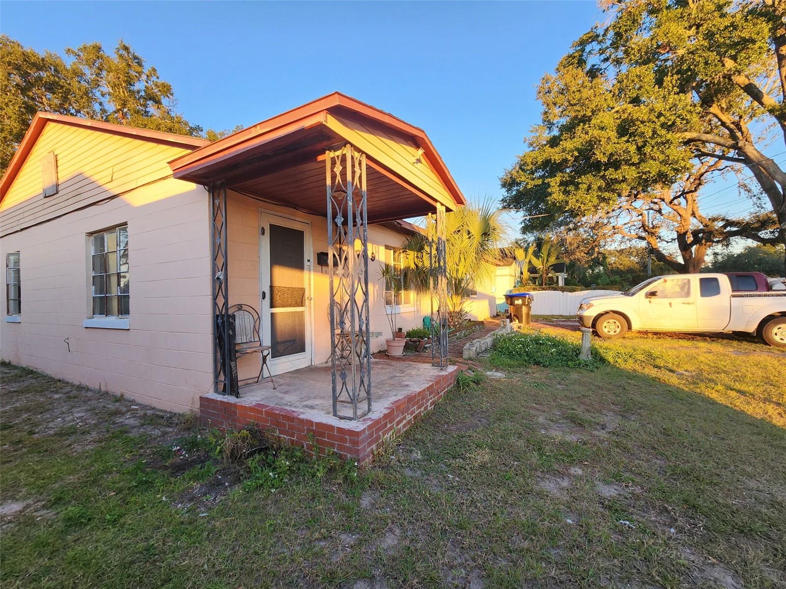 Image 4 of 25 For 709 Alton Avenue