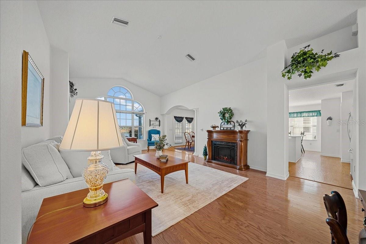 Image 12 of 66 For 2052 Palo Alto Avenue