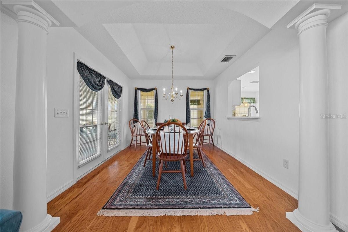 Image 19 of 66 For 2052 Palo Alto Avenue