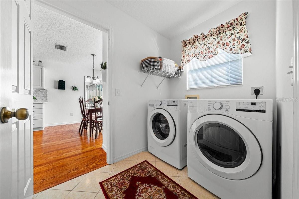 Image 35 of 66 For 2052 Palo Alto Avenue