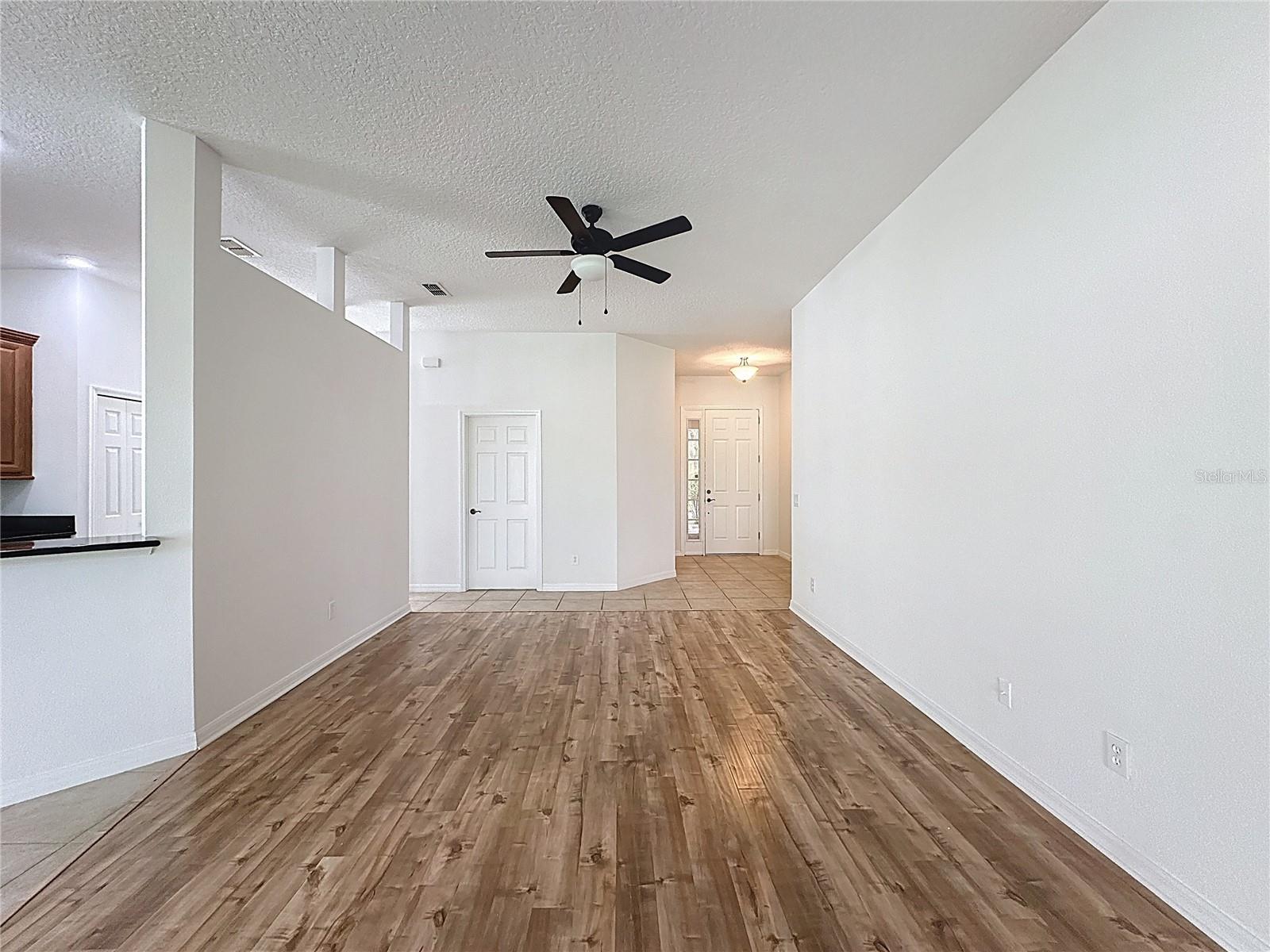 Image 13 of 80 For 107 Crescent Moon Drive