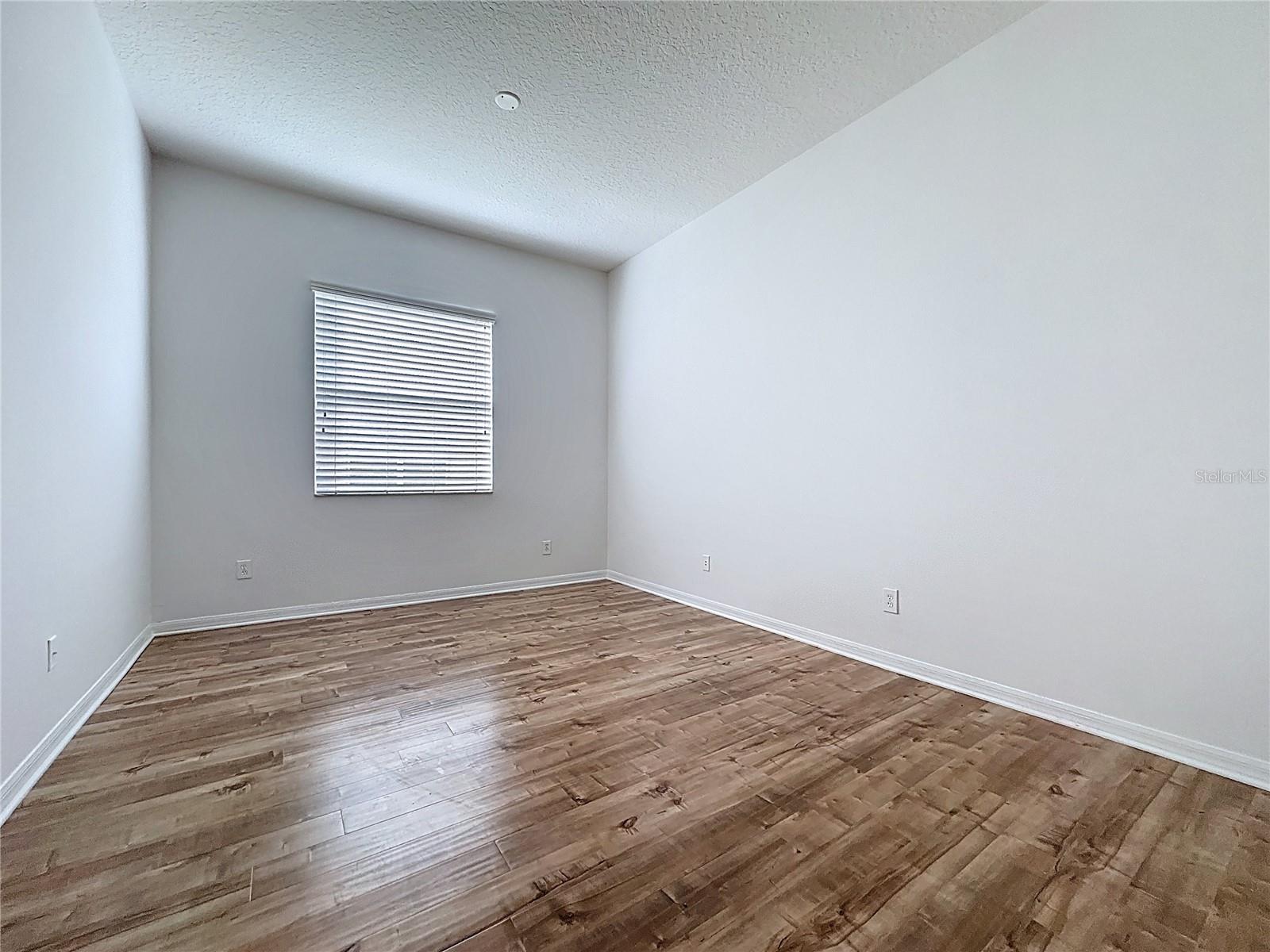 Image 21 of 80 For 107 Crescent Moon Drive