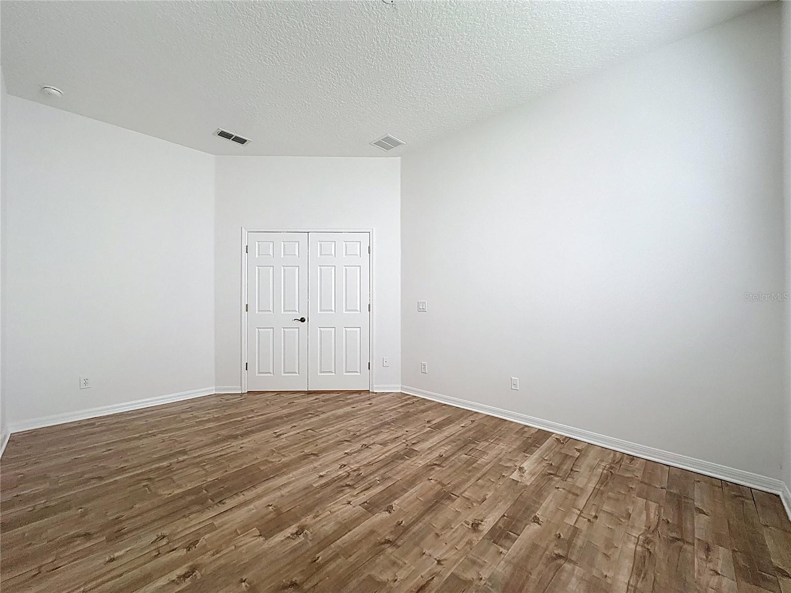 Image 22 of 80 For 107 Crescent Moon Drive