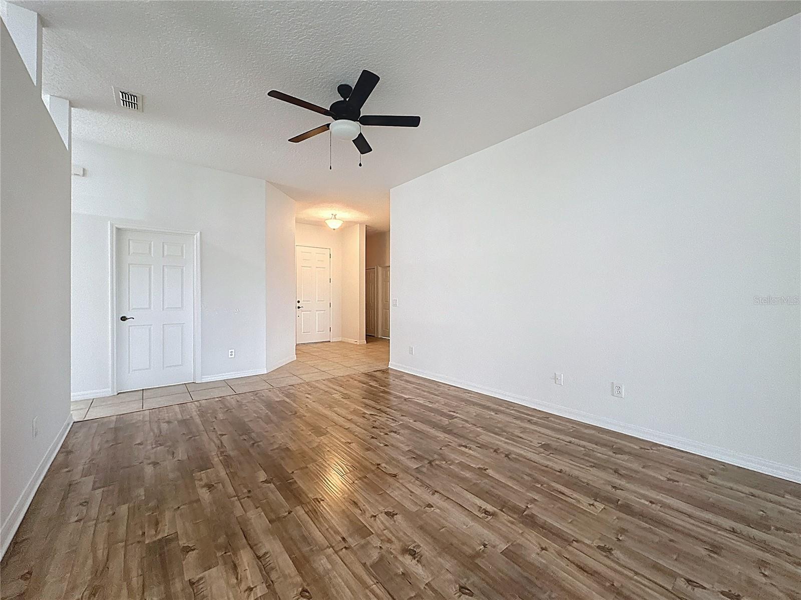 Image 34 of 80 For 107 Crescent Moon Drive