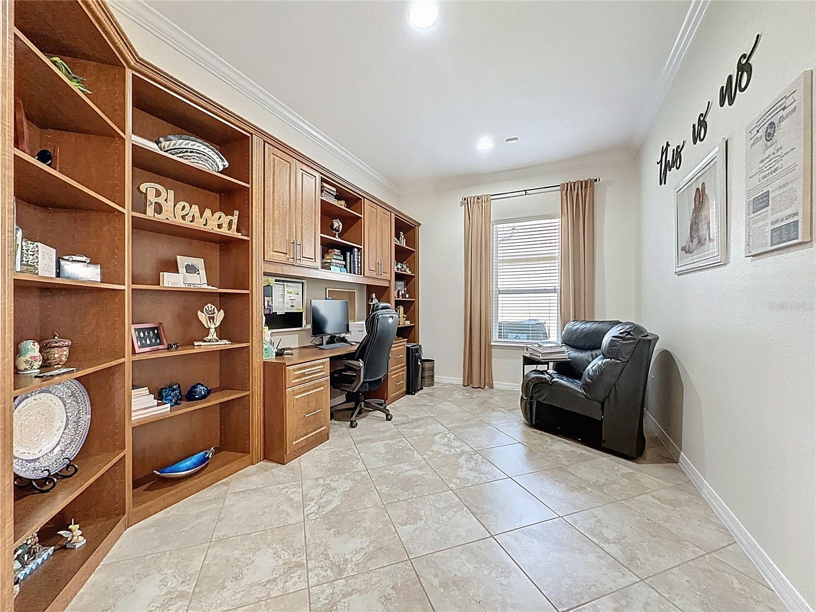 Image 41 of 71 For 168 Silver Maple Road