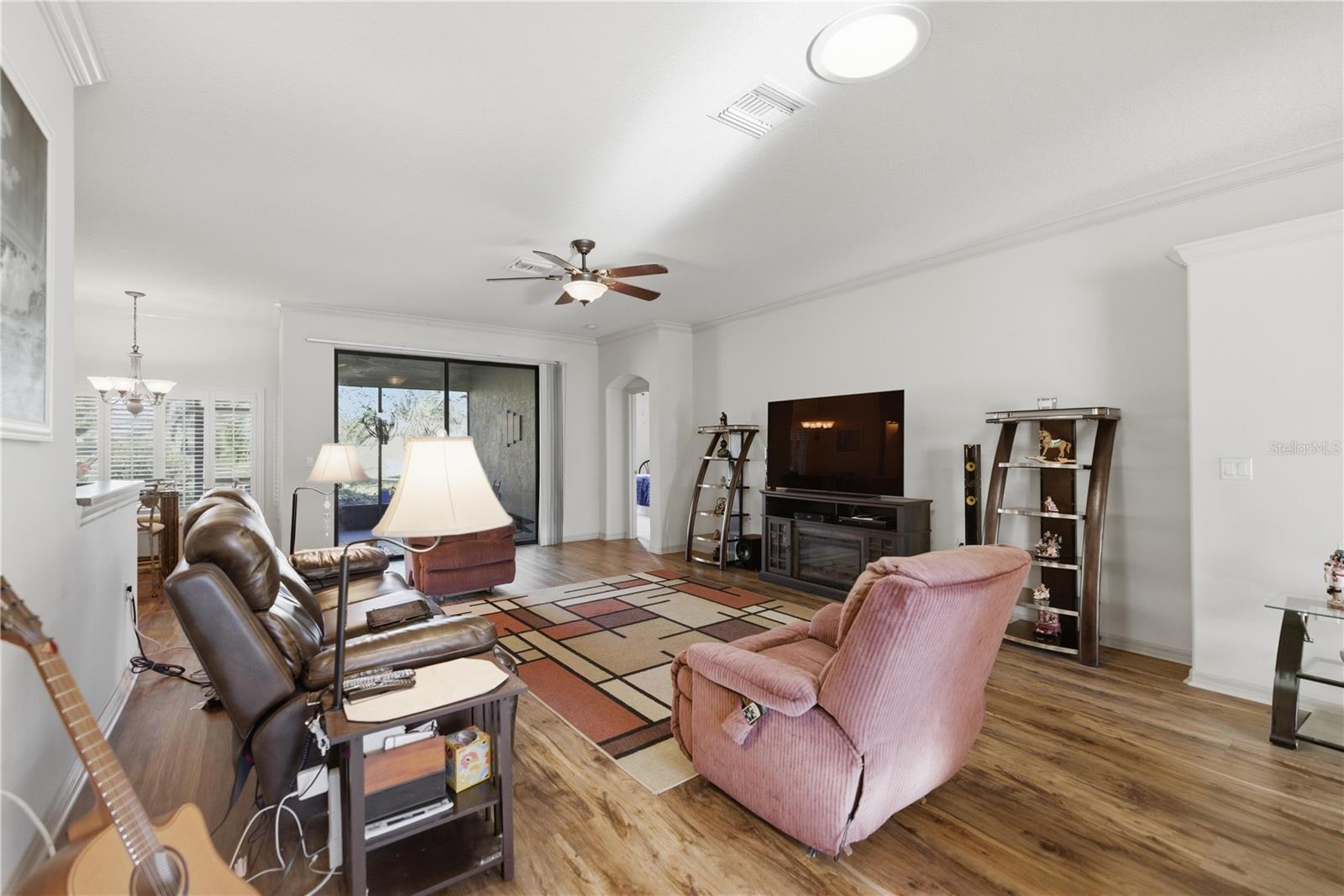 Image 14 of 48 For 15312 14th Avenue Road