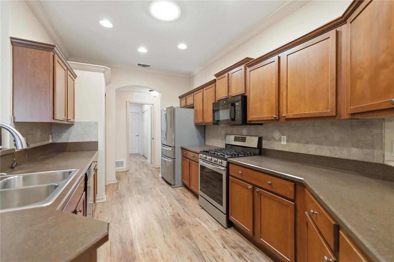 Image 17 of 48 For 15312 14th Avenue Road