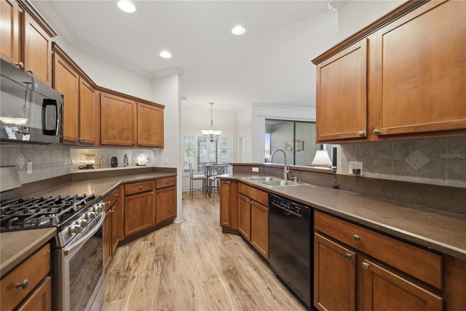 Image 18 of 48 For 15312 14th Avenue Road