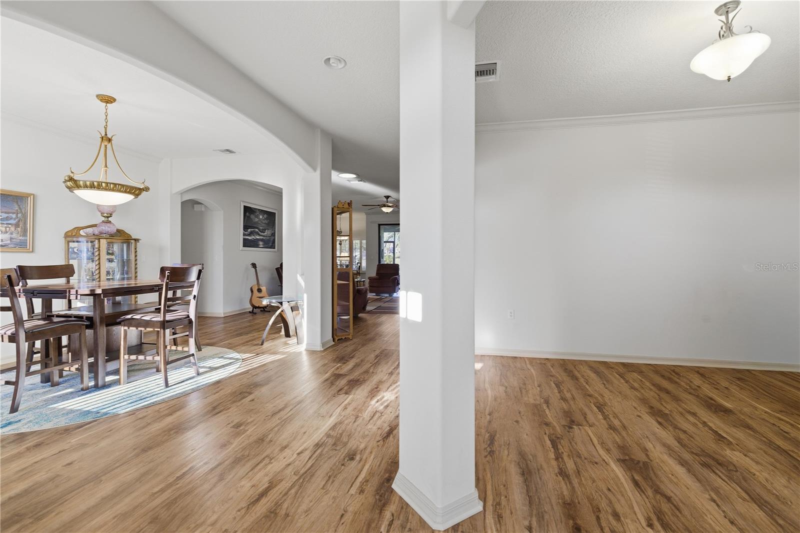 Image 9 of 48 For 15312 14th Avenue Road