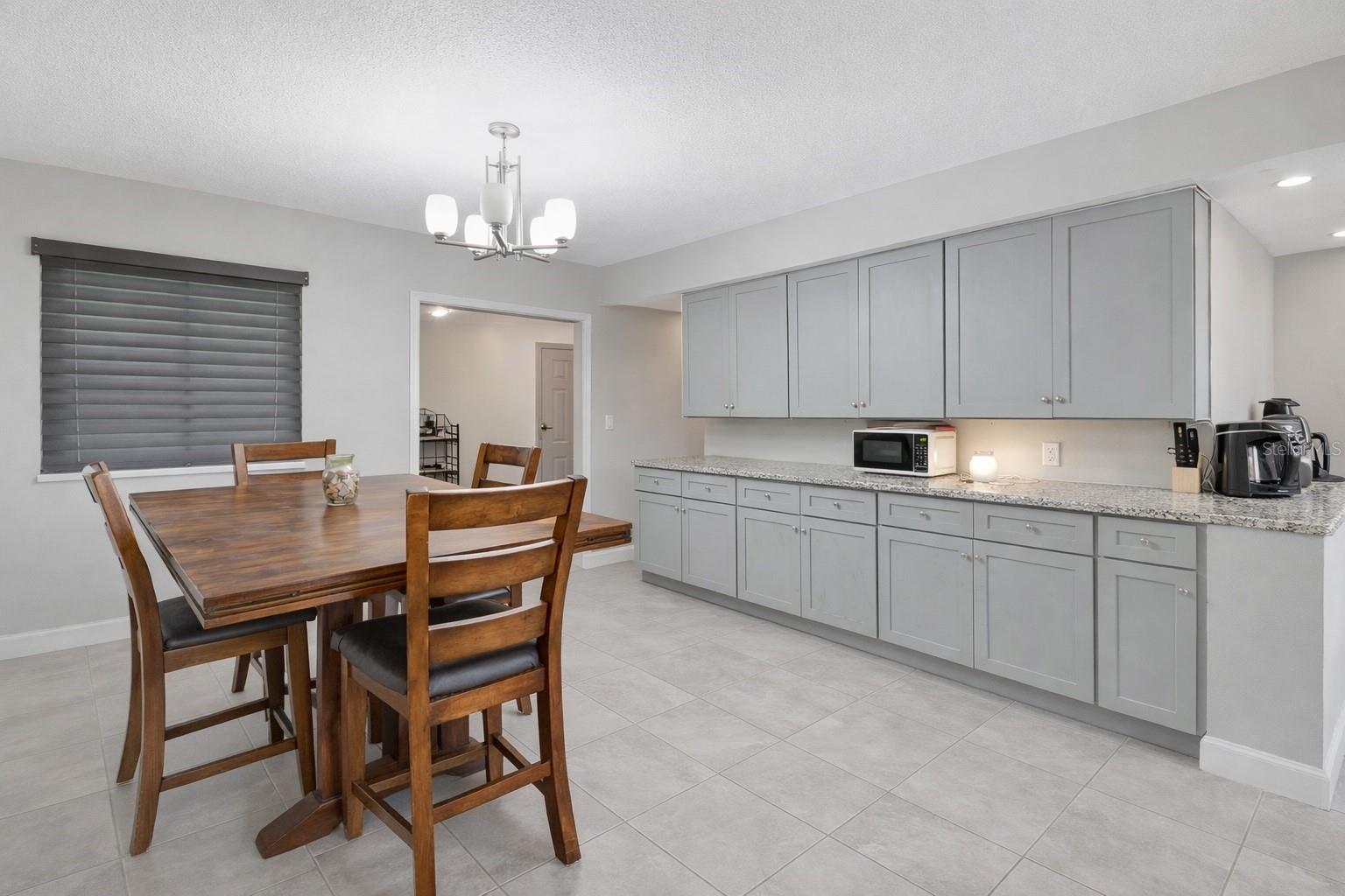 Image 17 of 56 For 2900 Woodbridge Lane