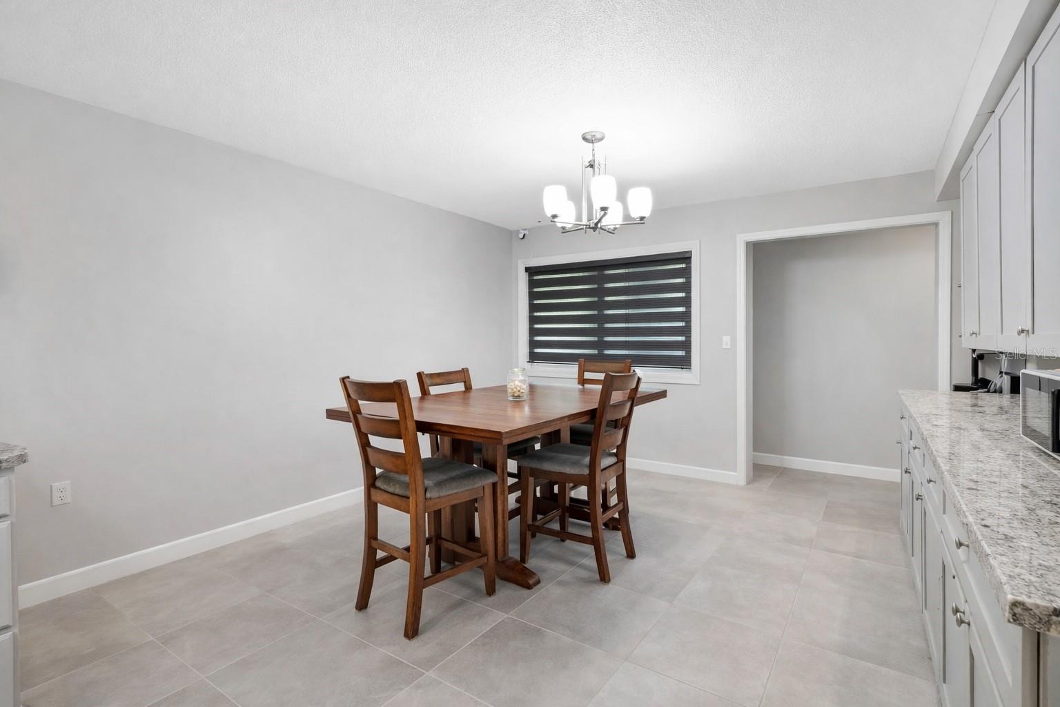 Image 19 of 56 For 2900 Woodbridge Lane