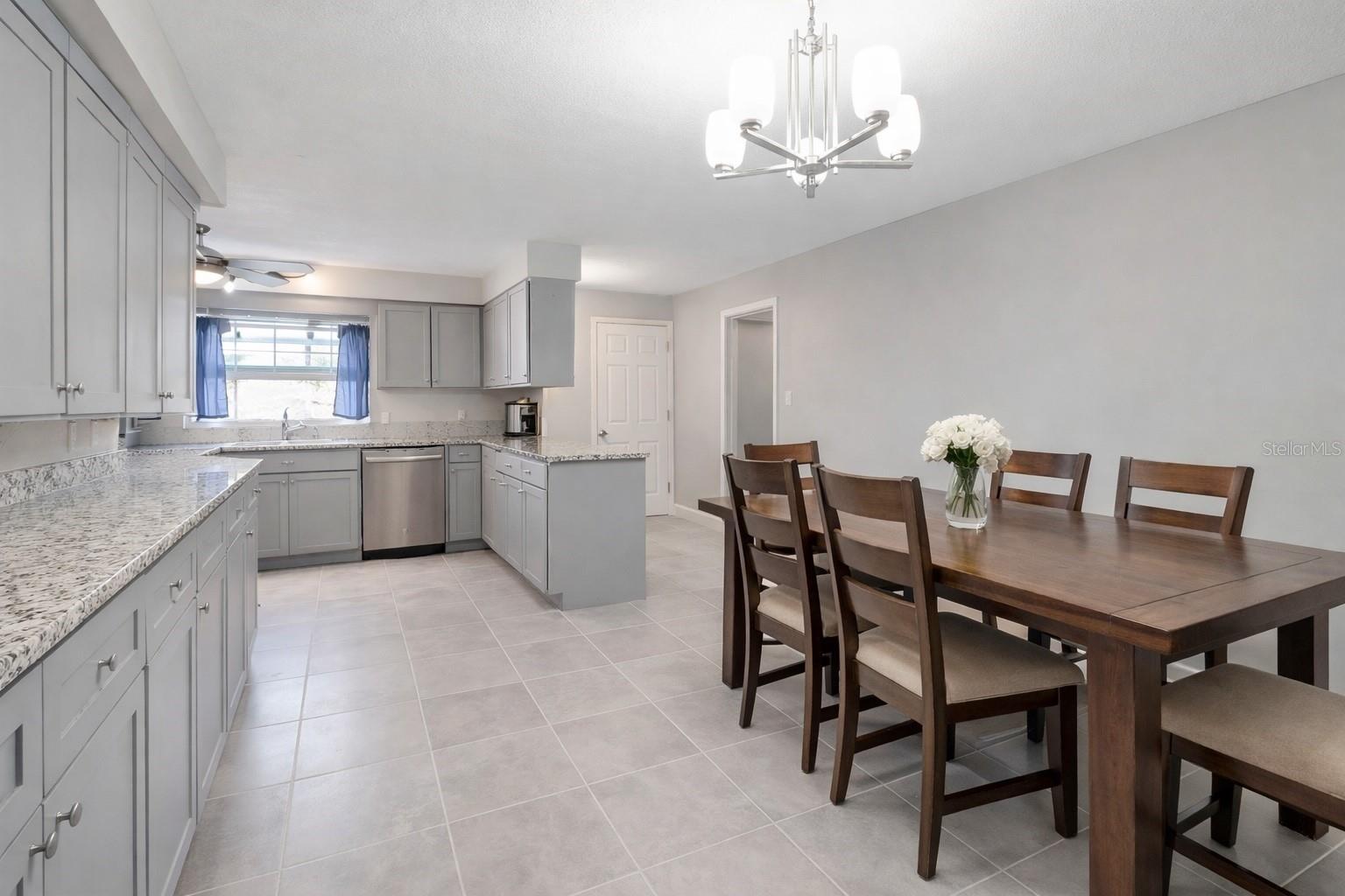 Image 21 of 56 For 2900 Woodbridge Lane