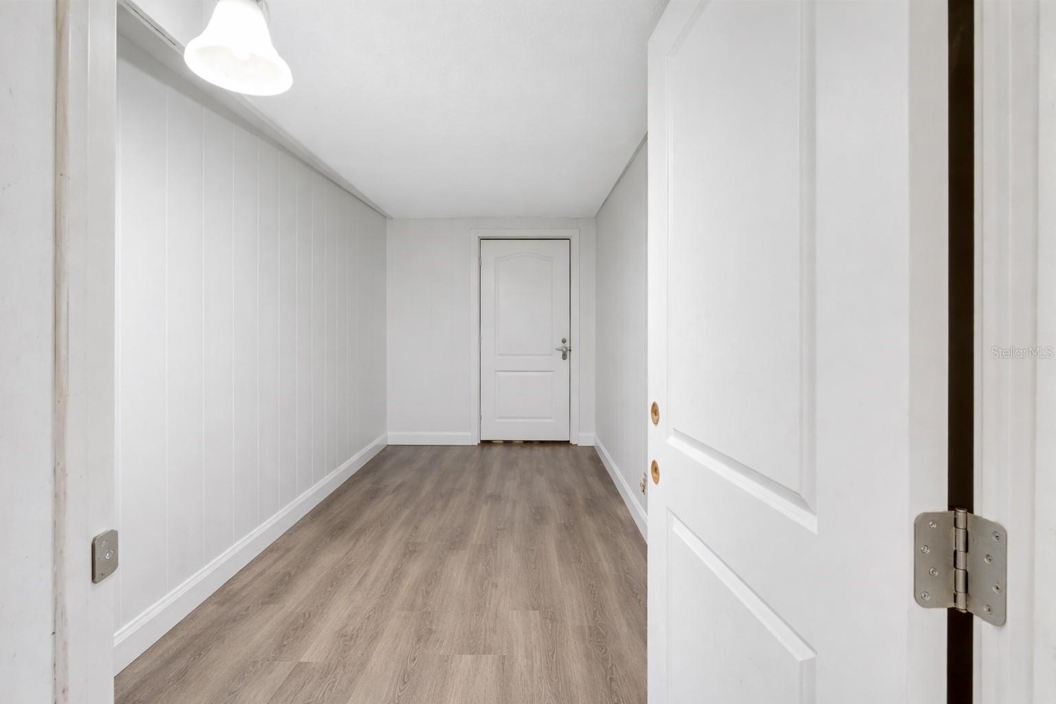 Image 23 of 56 For 2900 Woodbridge Lane