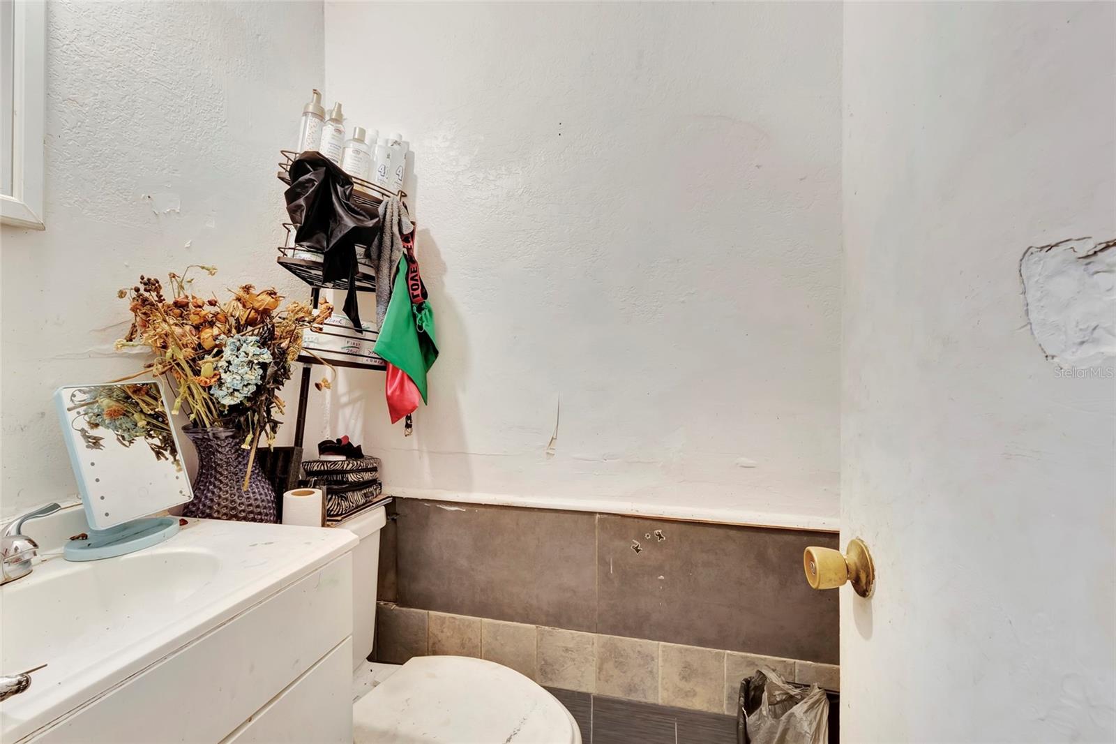 Image 31 of 56 For 2900 Woodbridge Lane