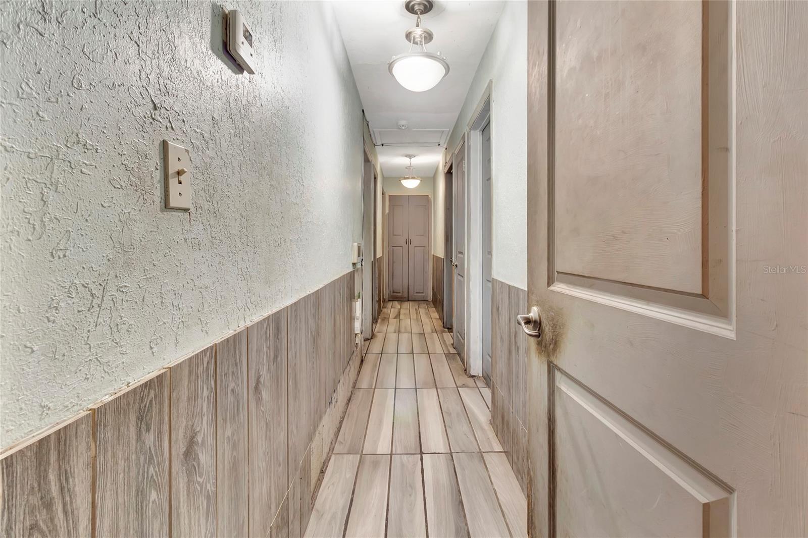 Image 33 of 56 For 2900 Woodbridge Lane