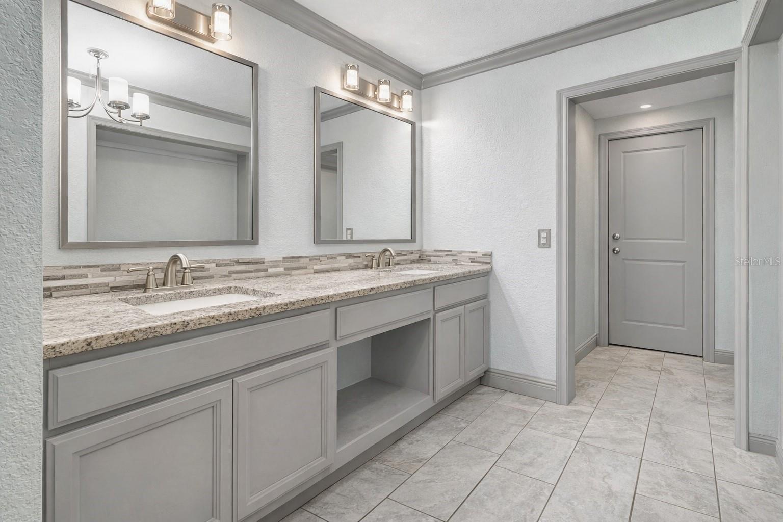 Image 5 of 56 For 2900 Woodbridge Lane