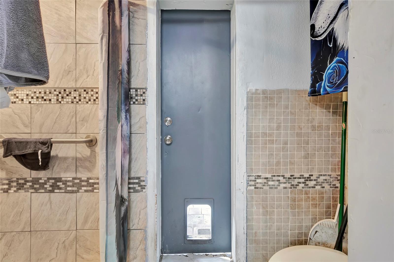 Image 8 of 56 For 2900 Woodbridge Lane